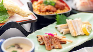 これぞ穴子専門店の真骨頂。焼き・煮・揚げ…全てのあなごを楽しめる贅沢尽くしコース。